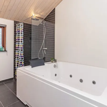 4 Star In Skals Feriehus