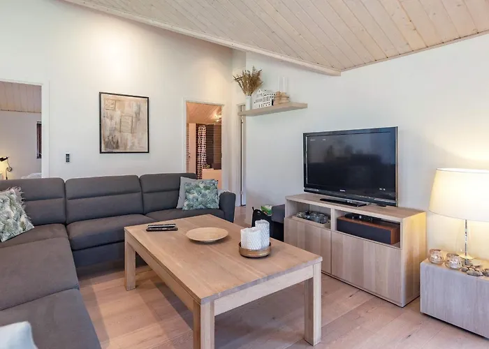 8 Person In Skals-by Traum Vakantiehuis Knud (Logstrup)